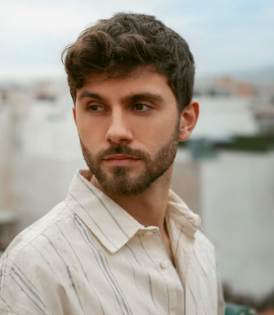 Simon R.
